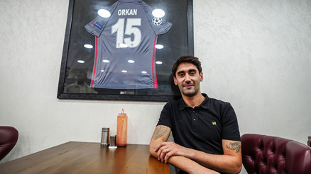 Bir dönem Şampiyonlar Liginde forma giyen Orkan Çınar, şimdi Bursada döner kesiyor