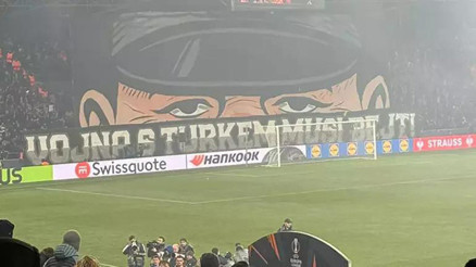 Viktoria Plzen-Fenerbahçe maçında tepki çeken pankart