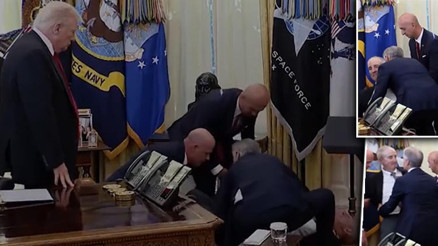 Beyaz Sarayda panik: İlk müdahaleyi Dr. Mehmet Öz yaptı Beyaz Sarayda panik: İlk müdahaleyi Dr. Mehmet Öz yaptı