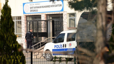 Ortaokul öğrencisine okulda elektrik çarptı