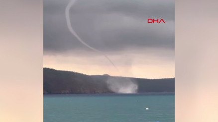 Antalyada denizde hortumlar oluştu