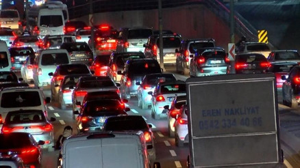 İstanbulda ara tatil trafiği… Yoğunluk yüzde 87ye ulaştı