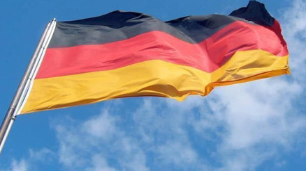 Almanya’da dijital araç ruhsatı dönemi başlıyor Almanya’da dijital araç ruhsatı dönemi başlıyor