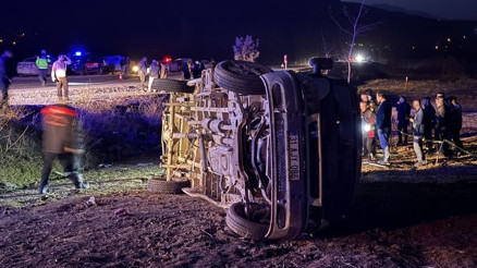 İşçi servisi devrildi: 2 ölü, 7 yaralı