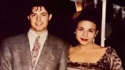 Ben lise 1, o orta son. İlk öpücük Ünlü oyuncu gençlik aşkıyla yıllar sonra yeniden bir arada Ben lise 1, o orta son. İlk öpücük Ünlü oyuncu gençlik aşkıyla yıllar sonra yeniden bir arada