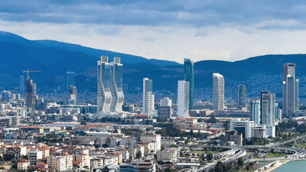 Zorluklara rağmen İzmir hep gözde