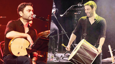 Ozan Akbaba dombra çaldı, türkü söyledi