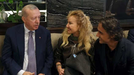 Cumhurbaşkanı Erdoğandan sürpriz ziyaret... Kafede vatandaşlarla sohbet etti