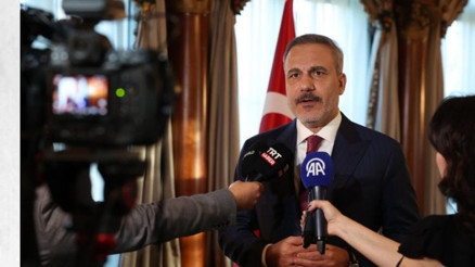Beyaz Saray’da Suriye diplomasisi… Dışişleri Bakanı Hakan Fidan: Görüşmelerimizi, pozisyonlarımızı ortaya koyduk Beyaz Saray’da Suriye diplomasisi… Dışişleri Bakanı Hakan Fidan: Görüşmelerimizi, pozisyonlarımızı ortaya koyduk