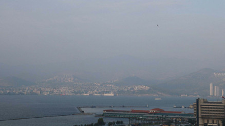 İzmirde hava kalitesi alarm veriyor DSÖ sınırının 4 katından fazla İzmirde hava kalitesi alarm veriyor DSÖ sınırının 4 katından fazla