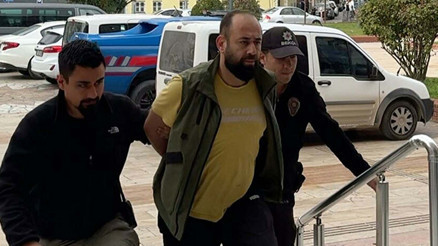 Atatürkü anmak için saygı duruşunda bulunanlarla alay eden motosikletli için karar