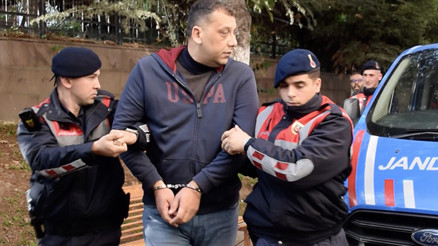 Otizmli öğrenciye şiddet uygulayan okul müdürü tutuklandı Otizmli öğrenciye şiddet uygulayan okul müdürü tutuklandı