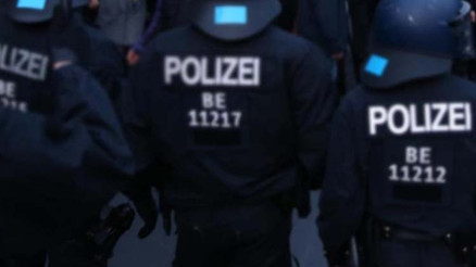 Almanya’da ölüm listesi yayınlayan şahıs yakalandı: Siyasileri hedef göstermişti Almanya’da ölüm listesi yayınlayan şahıs yakalandı: Siyasileri hedef göstermişti