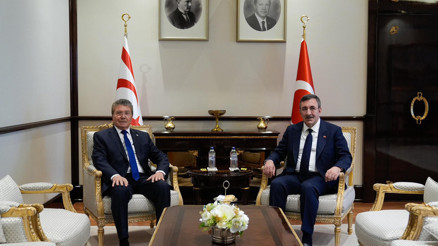 Cumhurbaşkanı Yardımcısı Yılmaz, KKTC Başbakanı Ünal Üstel ile bir araya geldi