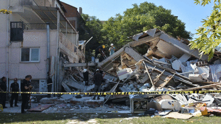 Deprem fırtınası birkaç ay sürebilir | Prof. Dr. Sözbilir: 10 ayda olması gereken aktivite 3 ayda oldu Deprem fırtınası birkaç ay sürebilir | Prof. Dr. Sözbilir: 10 ayda olması gereken aktivite 3 ayda oldu