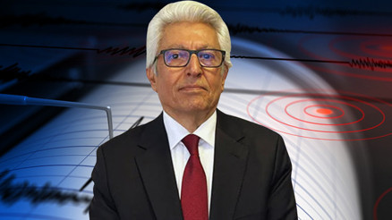 Sındırgıda deprem fırtınası sürüyor Prof. Dr. Pampaldan canlı yayında kritik sözler... Asıl tehlike burada diyerek uyardı Sındırgıda deprem fırtınası sürüyor Prof. Dr. Pampaldan canlı yayında kritik sözler... Asıl tehlike burada diyerek uyardı