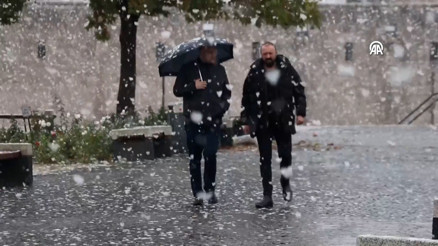 Sivasta mevsimin ilk karı yağdı