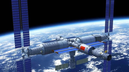 Çinli astronotlar riskli görevden geri döndü