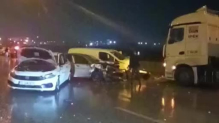 TAG Otoyolu’ndazincirleme kaza: 2’si ağır 13 yaralı