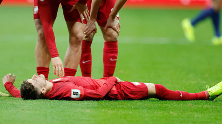 Fenerbahçeli Sebastian Szymanski sakatlandı