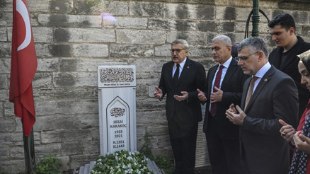 AK Parti Kültür ve Sanat Politikaları Başkanlığından Karakoç ile Varankın kabirlerine ziyaret