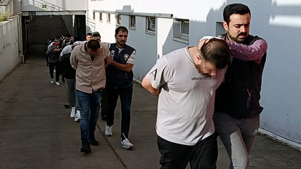 Gelen mesajla şoke oldular: Sizi dolandırdım, birbirinize zarar vermeyin ‘Sazan Sarmalı şebekesi çökertildi Gelen mesajla şoke oldular: Sizi dolandırdım, birbirinize zarar vermeyin ‘Sazan Sarmalı şebekesi çökertildi