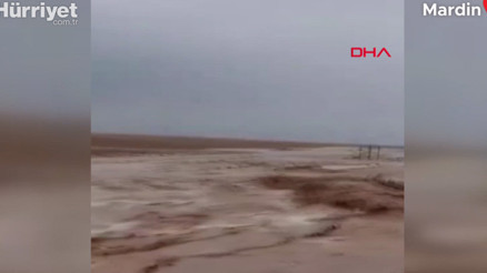 Mardinde sağanak; dereler taştı, yollar göle döndü