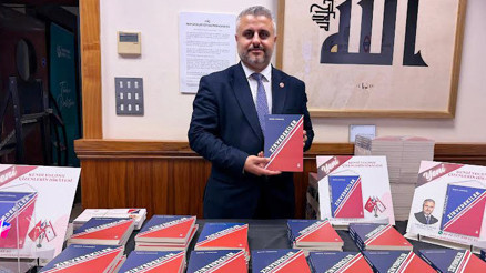 Londrada Zirvedekiler kitabının lansmanı gerçekleştirildi