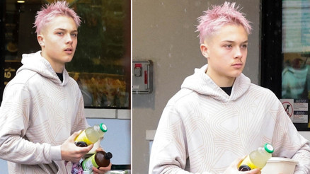 Bekâr bir anne olmak hiç kolay değil... Her biri ayrı âsi çıktı... Uslu çocuk saç rengini değiştirdi Bekâr bir anne olmak hiç kolay değil... Her biri ayrı âsi çıktı... Uslu çocuk saç rengini değiştirdi