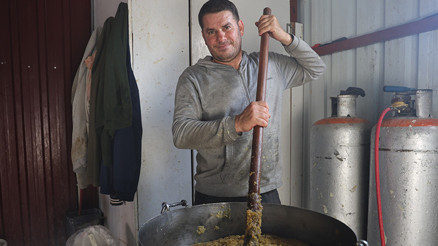 Faydaları saymakla bitmiyor... Binbir emekle üretiyorlar Kilosu 2 bin liraya kadar çıkıyor Faydaları saymakla bitmiyor... Binbir emekle üretiyorlar Kilosu 2 bin liraya kadar çıkıyor