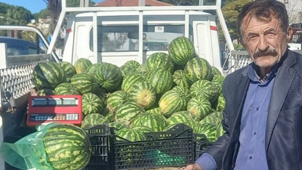 Kentte havaların sıcak olması sevindirdi Karpuz, tezgahlardan inmedi