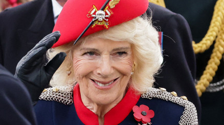 Bir soru sordu, yerden yere vuruldu: Demek bunca yılda hâlâ öğrenememiş.... Bu yaptığına görgüsüzlük denir