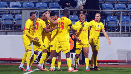 Göztepe savunmada değişiklik yapmaya hazırlanıyor