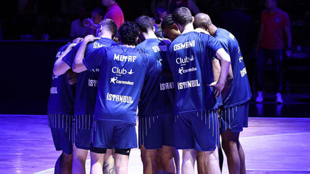 Anadolu Efeste Barcelona maçı öncesi 6 eksik