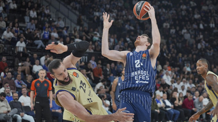 Anadolu Efes 74-73 Barcelona (Euroleague maçı özeti)