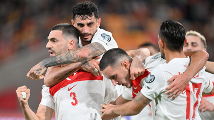 Çekil yolumuzdan Lucescu