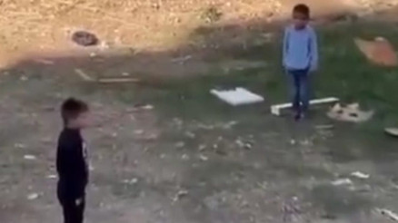 Mersinde AFADdan siren testi... Oynayan çocuklar esas duruşa geçti