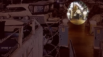 Pendikte ayakları teknenin pervanesine kapılan kişi öldü Olay anı kamerada