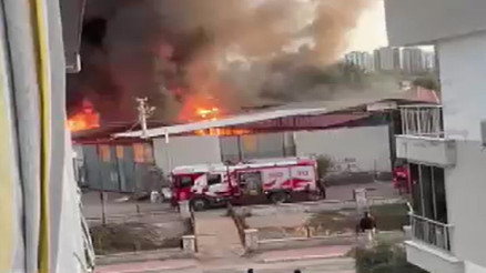 Antalya’da ahşap presleme ve işleme atölyesinde yangın: Makineler tamamen yandı