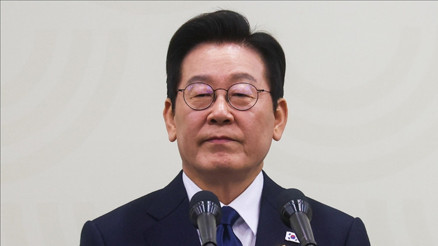 Güney Kore Devlet Başkanı Lee, Anıtkabiri ziyaret etti