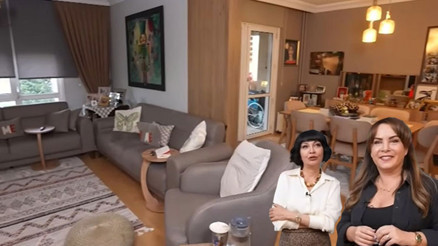 Ünlü oyuncu huzur dolu yuvasının kapılarını açtı... Bütün aile bir arada yaşıyor