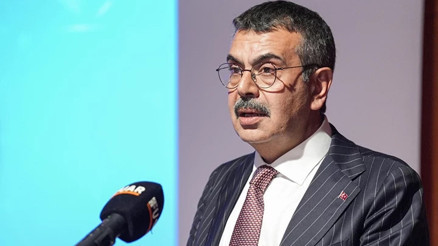 Bakan Tekin ve öğretmenler CNN TÜRKe konuk oldu