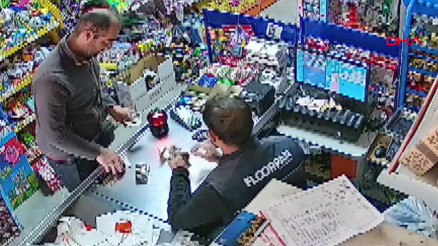 Mardin’de katledilen aile... Babanın alışveriş yaparken görüntüleri ortaya çıktı