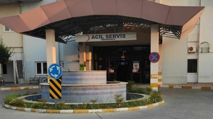 Zehirlenme şüphesiyle hastaneye kaldırılan 3 kardeşten 1’i öldü