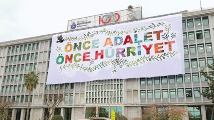 O pankart kurultay yolcusu O pankart kurultay yolcusu