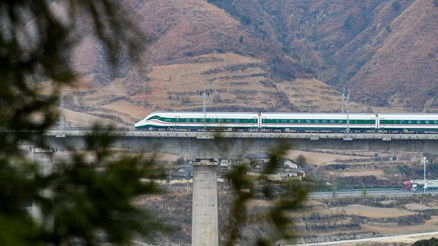 Çinde tren işçilere çarptı: 11 kişi hayatını kaybetti