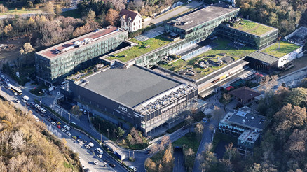 Papanın İstanbulda ayine katılacağı stadyumun etrafı bariyerlerle çevrildi