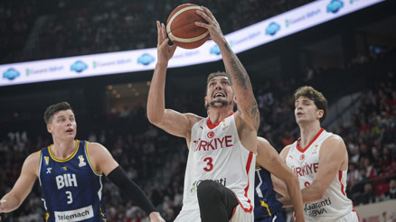 12 Dev Adamdan muhteşem başlangıç