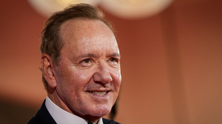 Taciz suçlamaları yakasını bırakmadı... Yine mahkeme yolu göründü