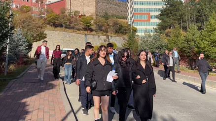 Gümüşhanede öğrencilerden silahla rehin alma olayına sessiz yürüyüşle tepki